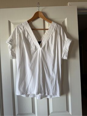 Banana Republic White Stitched Pleat-Neck V-Neck Popover Blouse